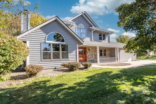 W143N10660 Magnolia Drive, Germantown, WI, 53022 | Card Image