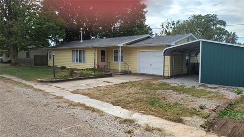 9 Elm Dr, Bethany, IL, 61914-9516 | Card Image