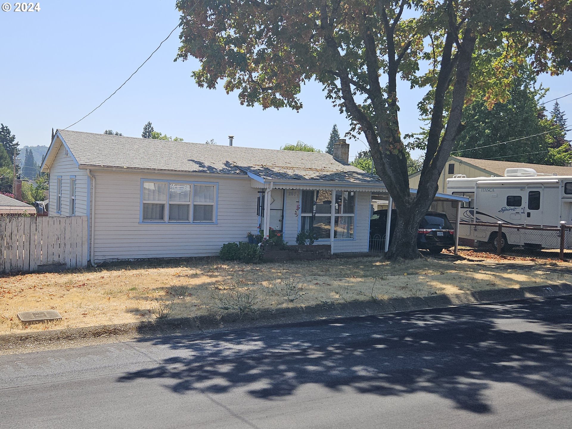 Cecil Ave, Roseburg, OR 97470