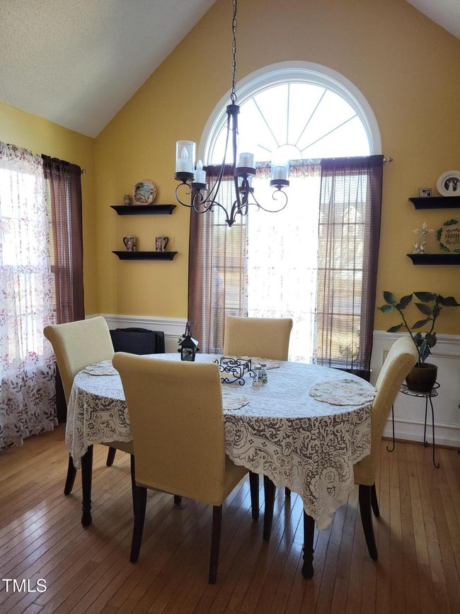 dining room | Image 11