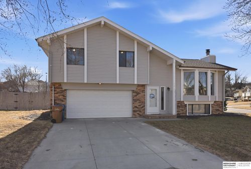 3421 E Dutchman Cir, Bellevue, NE, 68123-1389 | Card Image