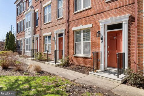 203 Surgeon Generals Ct, PHILADELPHIA, PA, 19146-5204 | Card Image