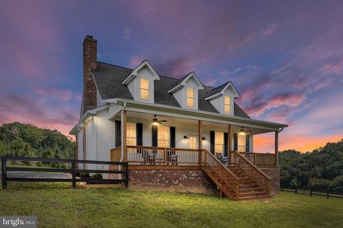 565 Ridgeway Rd, FRONT ROYAL, VA, 22630-8634 | Card Image