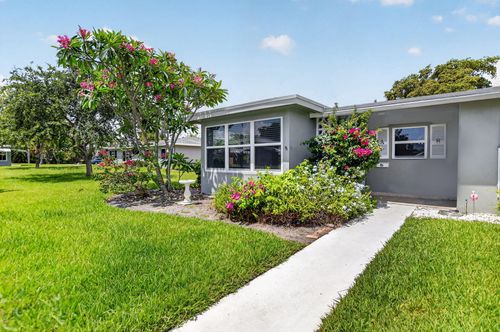 a-912 S Drive Ter, Delray Beach, FL, 33445 | Card Image