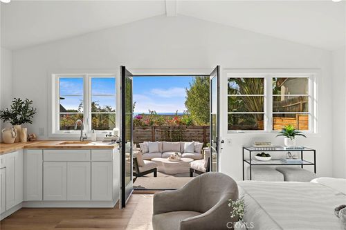 684 Seaview St, Laguna Beach, CA, 92651-0504 | Card Image