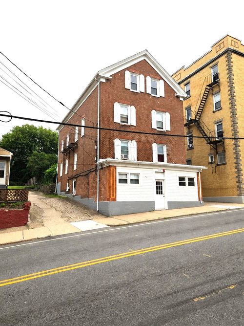 558 East School St, Woonsocket, RI, 02895 | Card Image