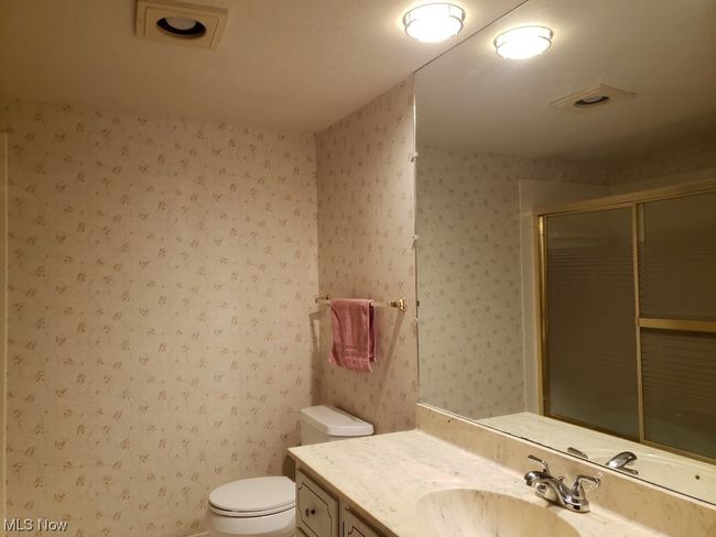 UNIT-104 - 4849 Grace Rd, Condo with 2 bedrooms, 2 bathrooms and null parking in North Olmsted OH | Image 8