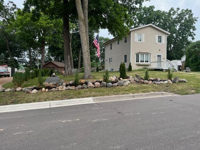 Livingston Ave, Wayzata, MN 55391