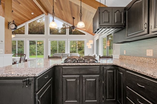 82 Central Tpke, House other with 4 bedrooms, 3 bathrooms and 10 parking in Sutton MA | Image 10