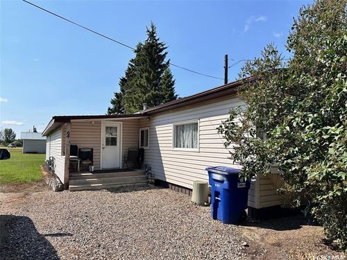64 1 Ave, Leoville, SK, S0J1N0 | Card Image