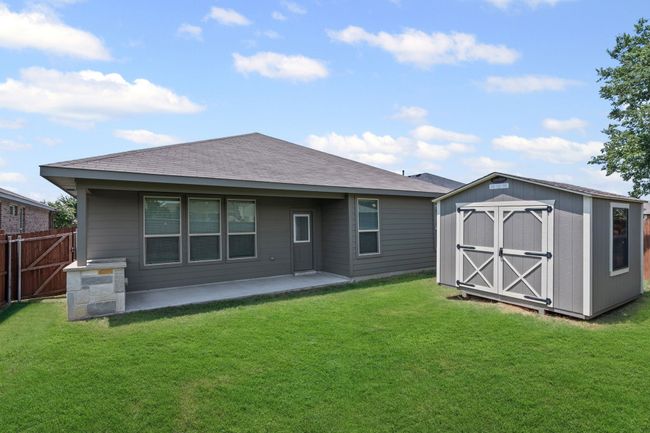 Large Covered Patio w Storage Shed! | Image 27