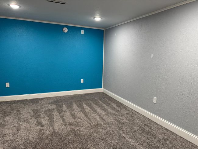 Family Room.jpg | Image 15
