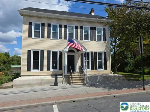 121 S Main St, Alburtis, PA, 18011-5042 | Card Image