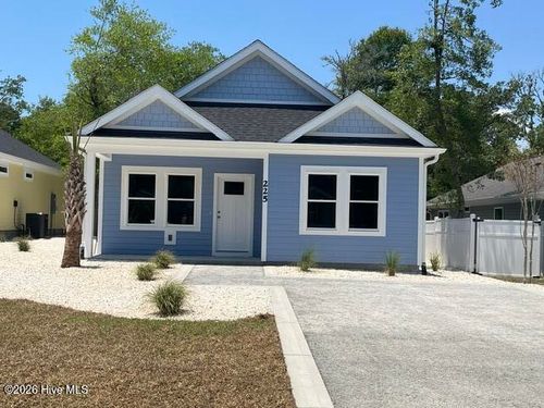 225 Ne 75th Street, Oak Island, NC, 28465 | Card Image