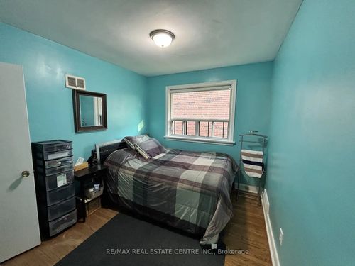 106 Botfield Ave, Etobicoke, ON, M9B4E5 | Card Image