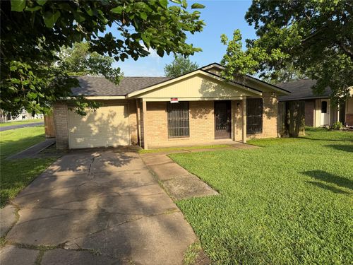 601 N 12th St, La Porte, TX, 77571-3130 | Card Image