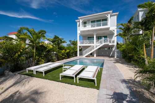 611 Sombrero Beach Rd, Marathon, FL, 33050-3950 | Card Image