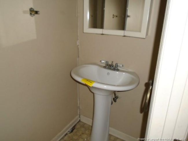 Photo 8 | Image 8