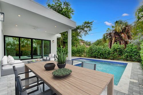 120 Summa St, West Palm Beach, FL, 33405-4716 | Card Image