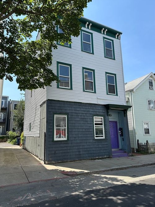 163 W 8th St, Boston, MA, 02127-5428 | Card Image