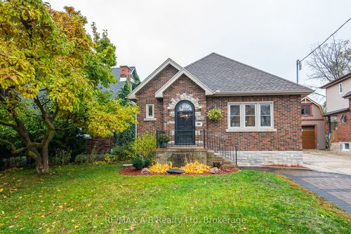 131 Mill St, Kitchener, ON, N2M3P7 | Card Image