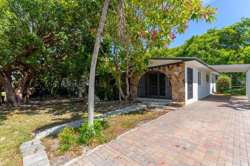803 Brown St, Key Largo, FL, 33037-2712 | Card Image