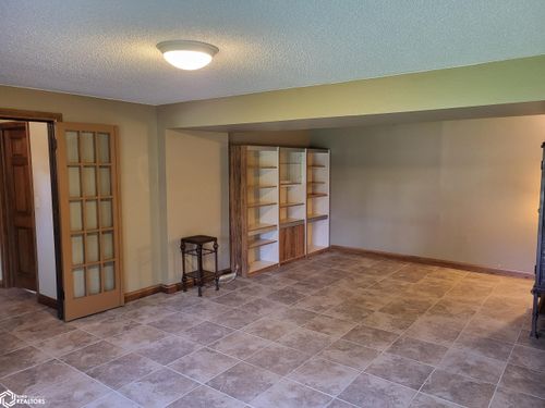 403 Friendly Dr, Marshalltown, IA, 50158-5215 | Card Image