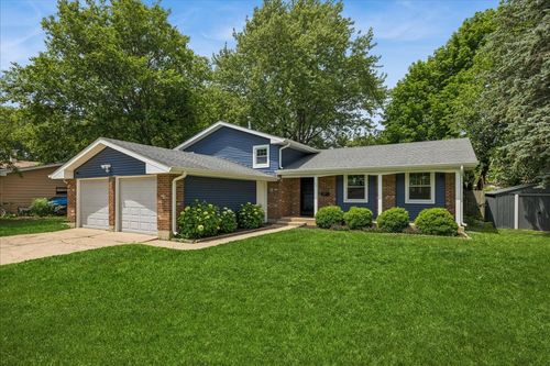 60 New Castle Ct, Crystal Lake, IL, 60014-8627 | Card Image