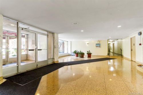 apt-4t-1 Sadore Ln, Yonkers, NY, 10710-4841 | Card Image