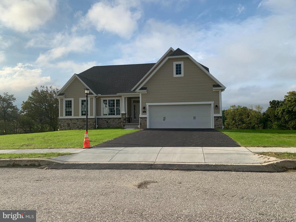 Granite Ln, Hanover, PA 17331