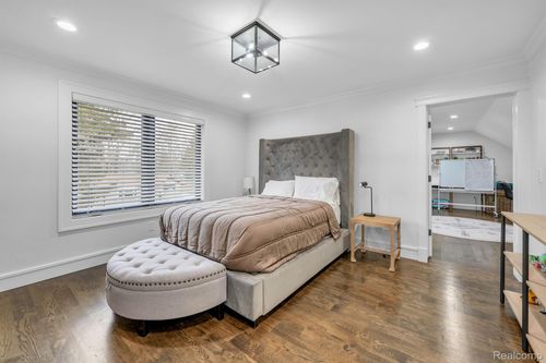 29135 Scotten St, Farmington Hills, MI, 48336-5565 | Card Image