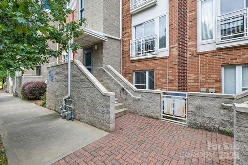 529 Donatello Ave, Charlotte, NC, 28205-4555 | Card Image
