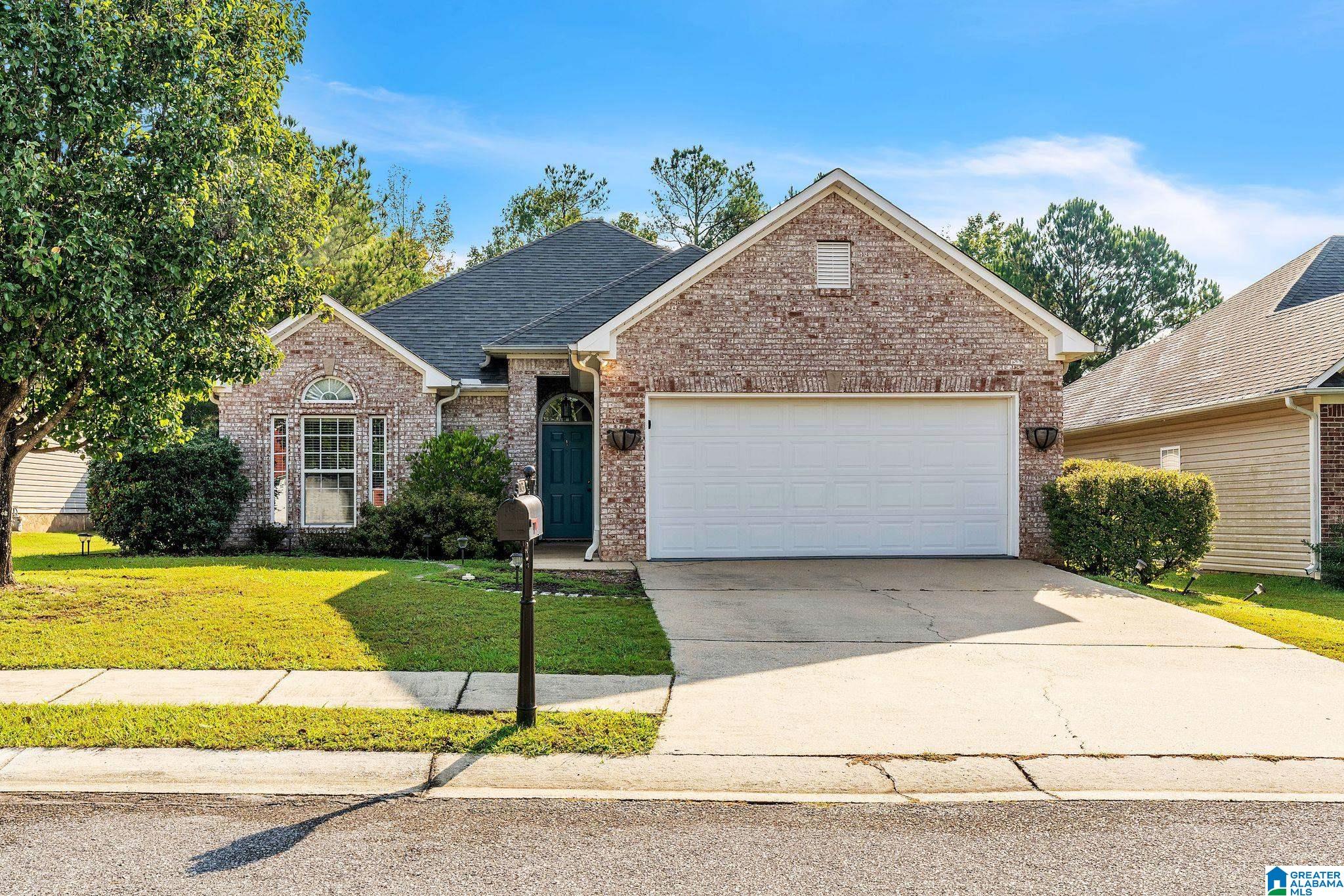 Oak Leaf Cir, Pell City, AL 35125