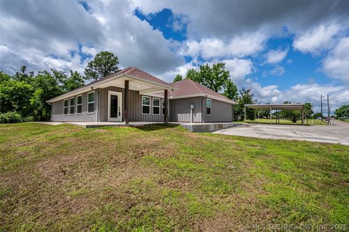 800 Se County Rd, Ada, OK, 74820-6702 | Card Image