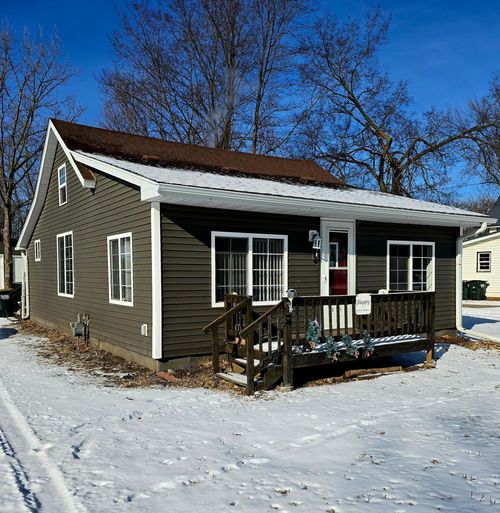 521 1st St N, Waterville, MN, 56096-1038 | Card Image
