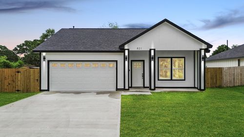 821 Empire St, El Campo, TX, 77437-2865 | Card Image