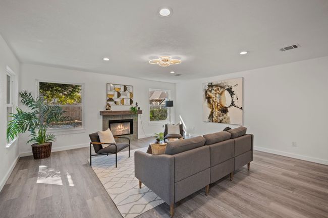 1915 Hollow Ridge Dr, House other with 4 bedrooms, 2 bathrooms and 2 parking in Cedar Park TX | Image 12