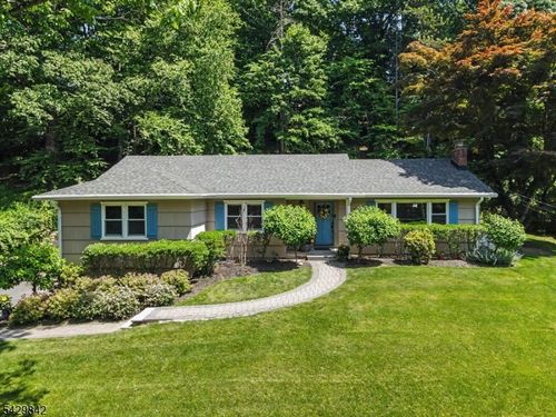 7 Molly Stark Dr, Morristown, NJ, 07960-5140 | Card Image