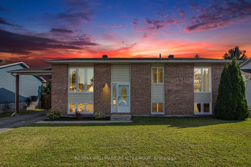 945 Av Belvédère, Rockland, ON, K4K1H3 | Card Image