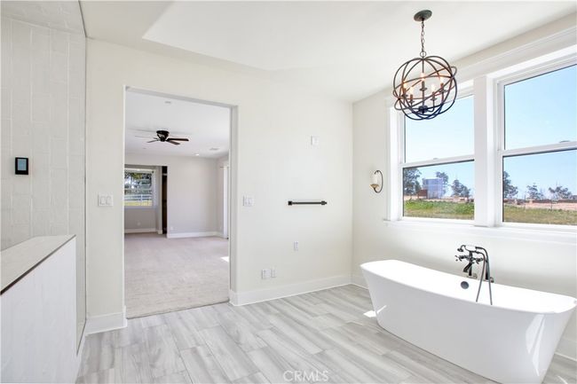 Primary suite with soaking tub | Image 42