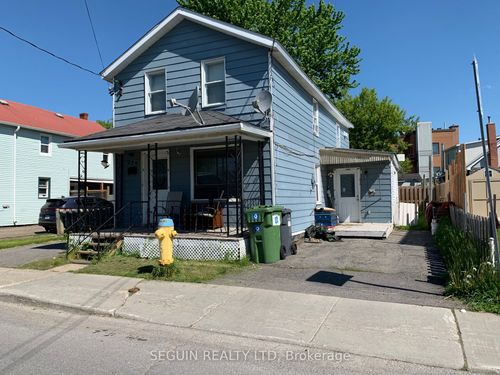 223-225 Higginson St, Hawkesbury, ON, K6A1G6 | Card Image