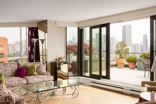 {{alt}} | Card Image