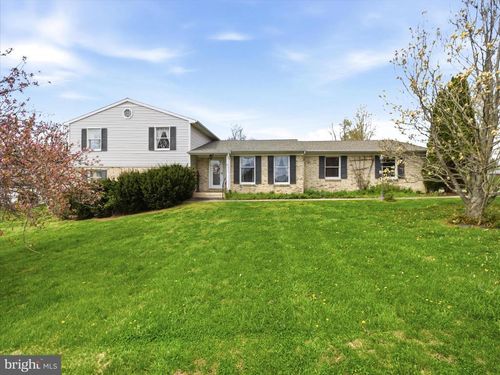 8 Taylor Dr, Keedysville, MD, 21756-1359 | Card Image