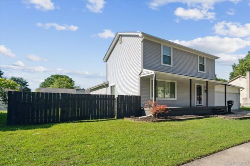 39357 Dillingham St, Westland, MI, 48186-3787 | Card Image