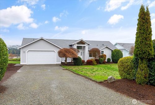 461 Hazelwood Dr, Oak Harbor, WA, 98277-7718 | Card Image