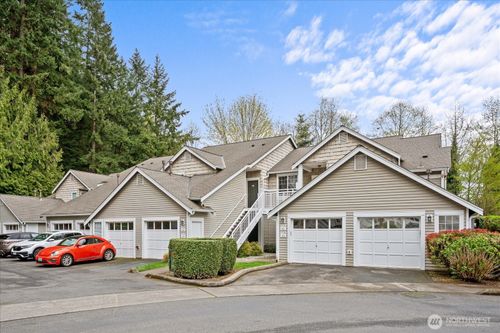 204-9728 178th Pl Ne, Redmond, WA, 98052-6975 | Card Image