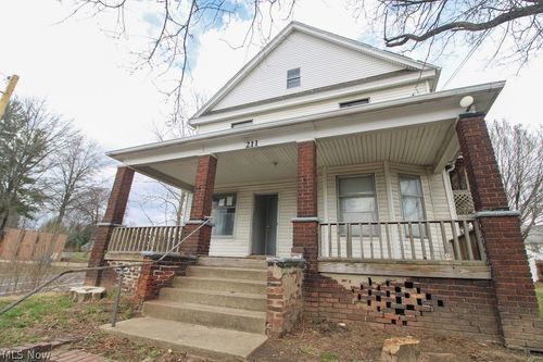 211 15th St, Canton, OH, 44714-2520 | Card Image