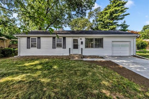 2409 Ne 63rd Pl, Gladstone, MO, 64118-3716 | Card Image