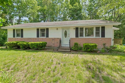 12 Cameron Dr, Farmington, NH, 03835-3403 | Card Image