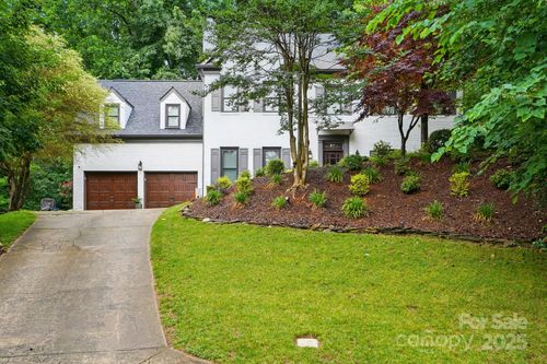 8708 Piccone Brook Ln, Charlotte, NC, 28216-1670 | Card Image